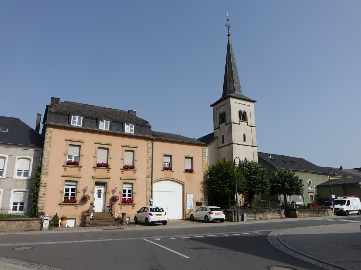 Ellange, Pfarrkirche Saint Lambert in der Rue de Erpeldange (18.06.2022)