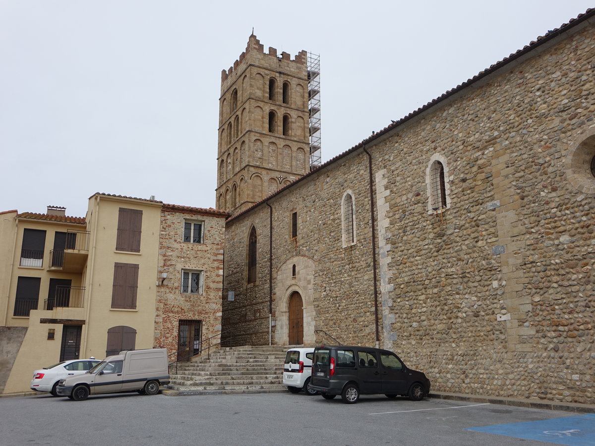 Elne, Pfarrkirche Ste-Eulalie-et-Ste-Julie d’Elne aus der Mitte des 11. Jahrhunderts (30.09.2017)