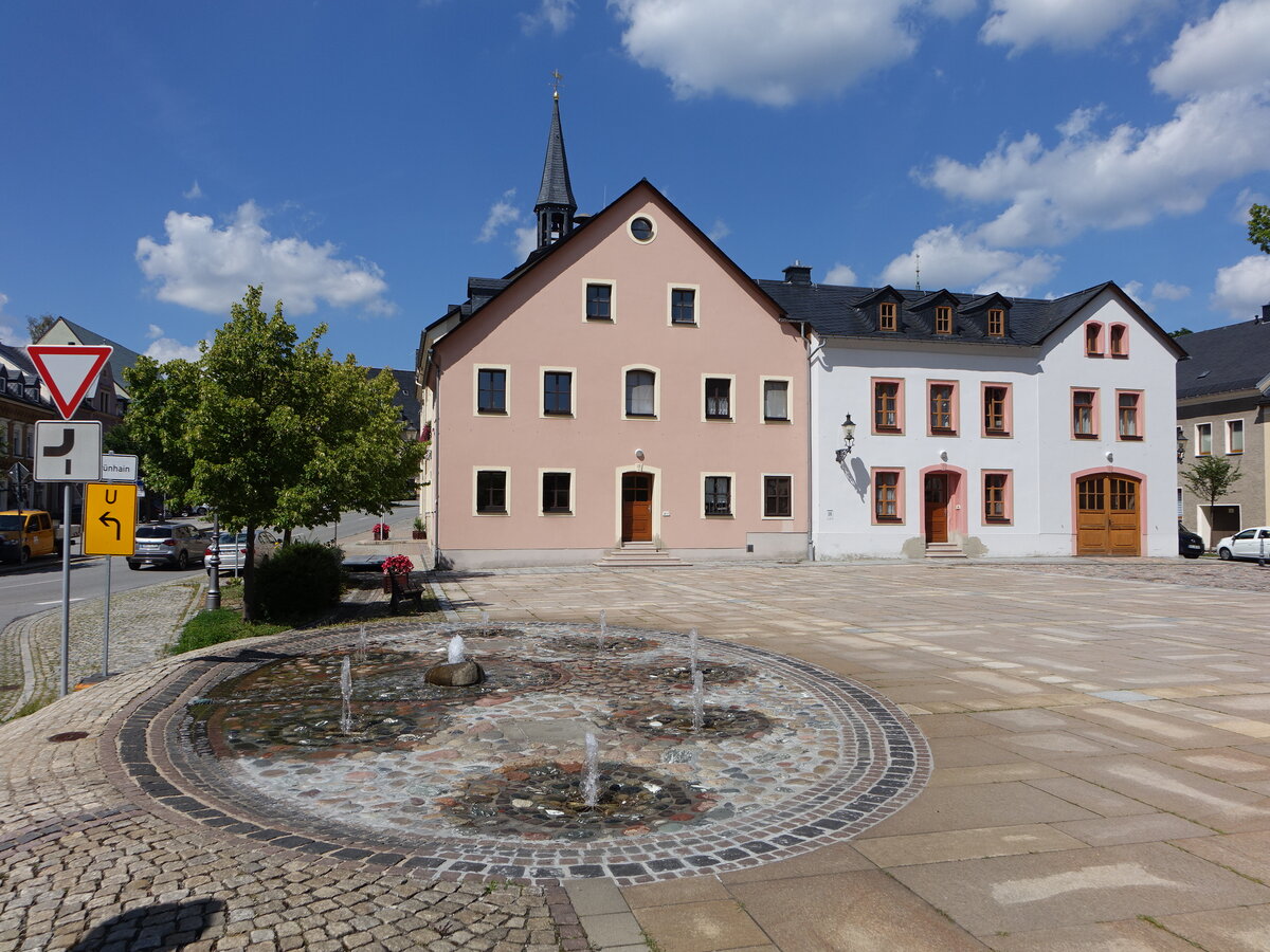 Elterlein, Huser und Brunnen am Marktplatz (19.08.2023)