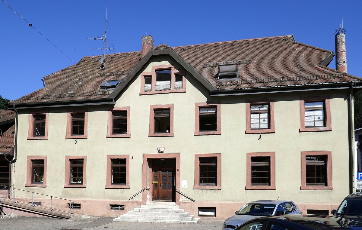 Elzach, Altes Schulhaus von 1834, ab 1953 katholisches Gemeindehaus, Juli 2022