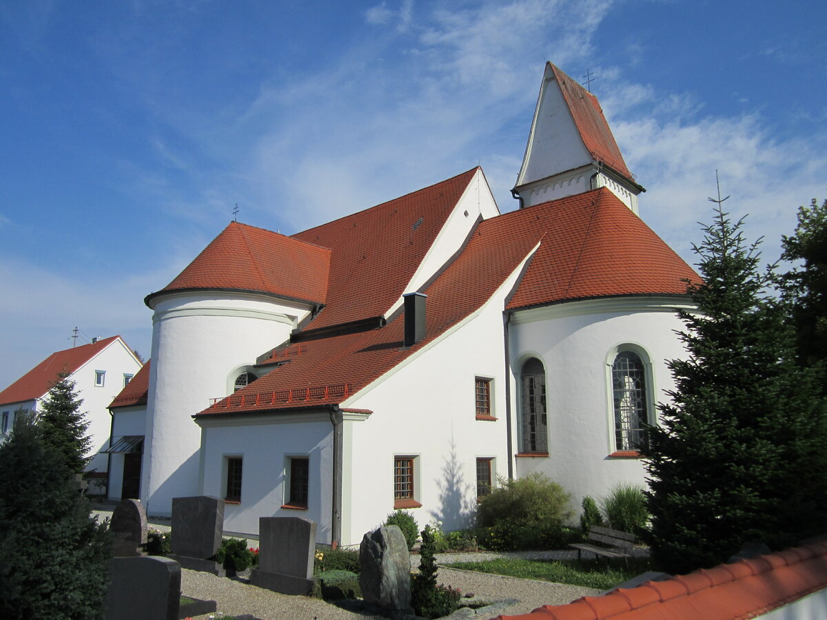 Emersacker, kath. Pfarrkirche St. Martin, Saalbau mit eingezogenem Chor, Kirchturm 15. Jahrhundert, Langhaus und Chor erbaut 1717, erweitert von 1992 bis 1993 (20.07.2014)