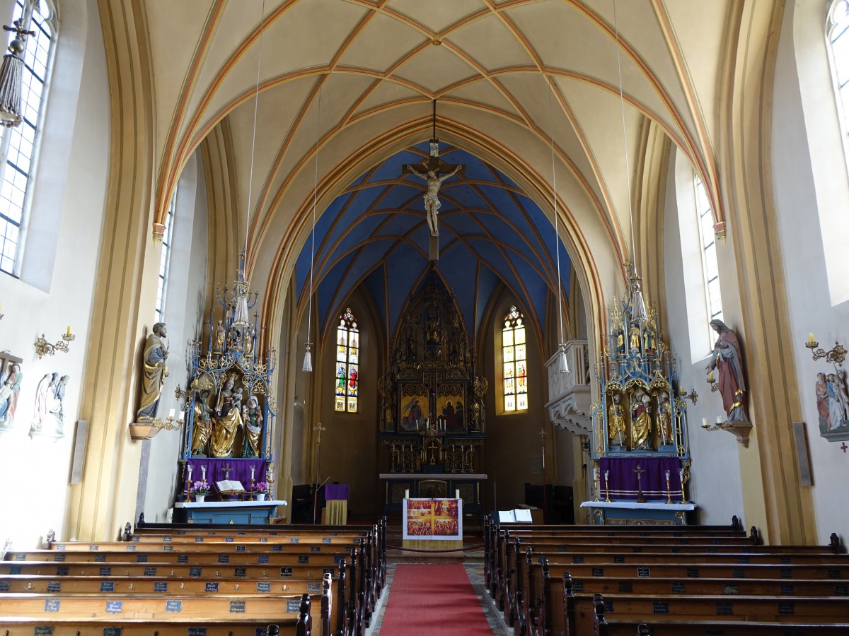 Emertsham, neugotischer Innenraum der St. Vitus Kirche (14.02.2016)