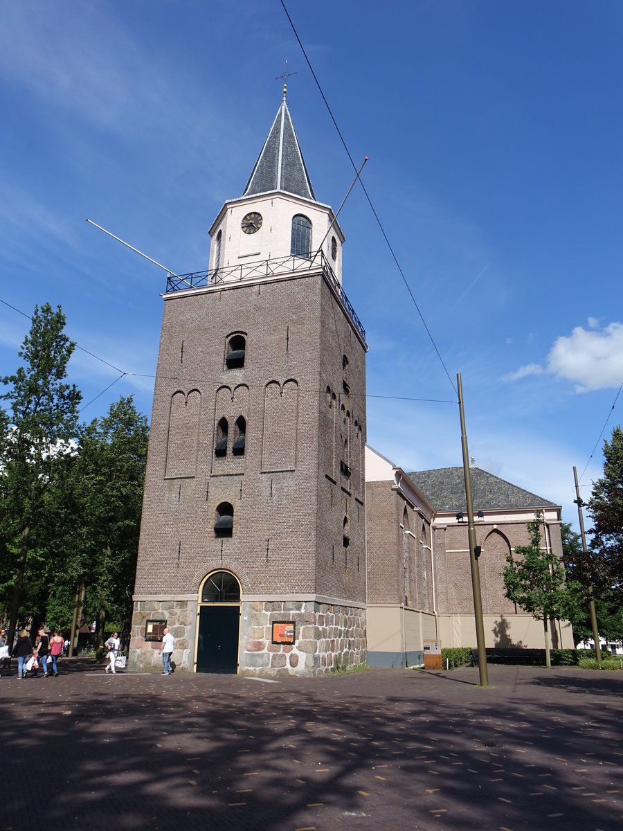 Emmen, niederl. Ref. Kirche, erbaut bis 1856 mit Kirchturm aus dem 12. Jahrhundert (28.07.2017)