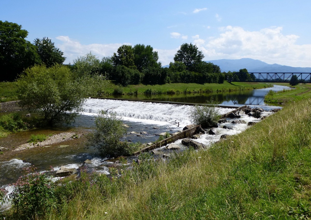 Emmendingen, im Ortsteil Wasser befindet sich das 1921 erbaute Elzwehr, Juli 2015