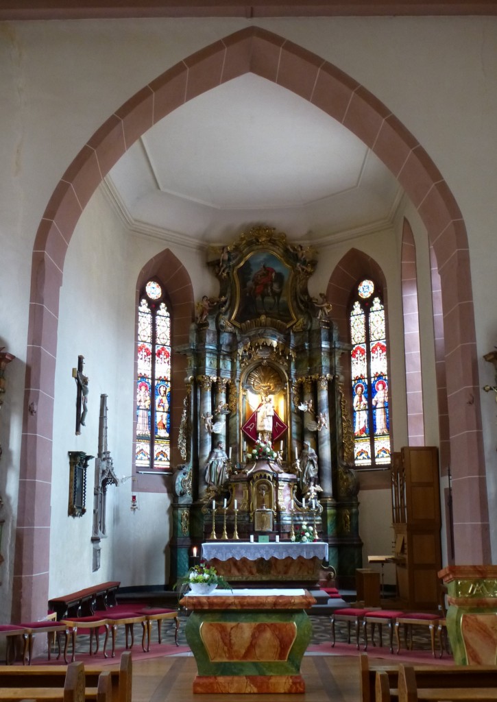 Endingen am Kaiserstuhl, der Hochaltar in der Wallfahrtskirche St.Martin, Juni 2013