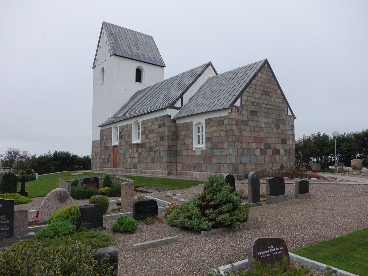 Engbjerg, Ev. Kirche, romanischer Chor und sptgotisches Schiff (19.09.2020)