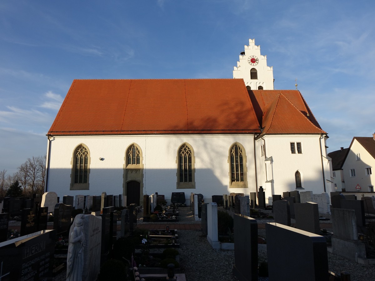 Engelbrechtsmnster, Pfarrkirche Hl. Kreuz, verputzter Backsteinbau mit Satteldach, 
dreischiffiges Langhaus mit flacher Holzdecke und Chor mit Netzgewlbe, Chor und Turm erbaut im 15. Jahrhundert, Langhaus erbaut 1910 von Heinrich Hauberrisser (25.12.2015)