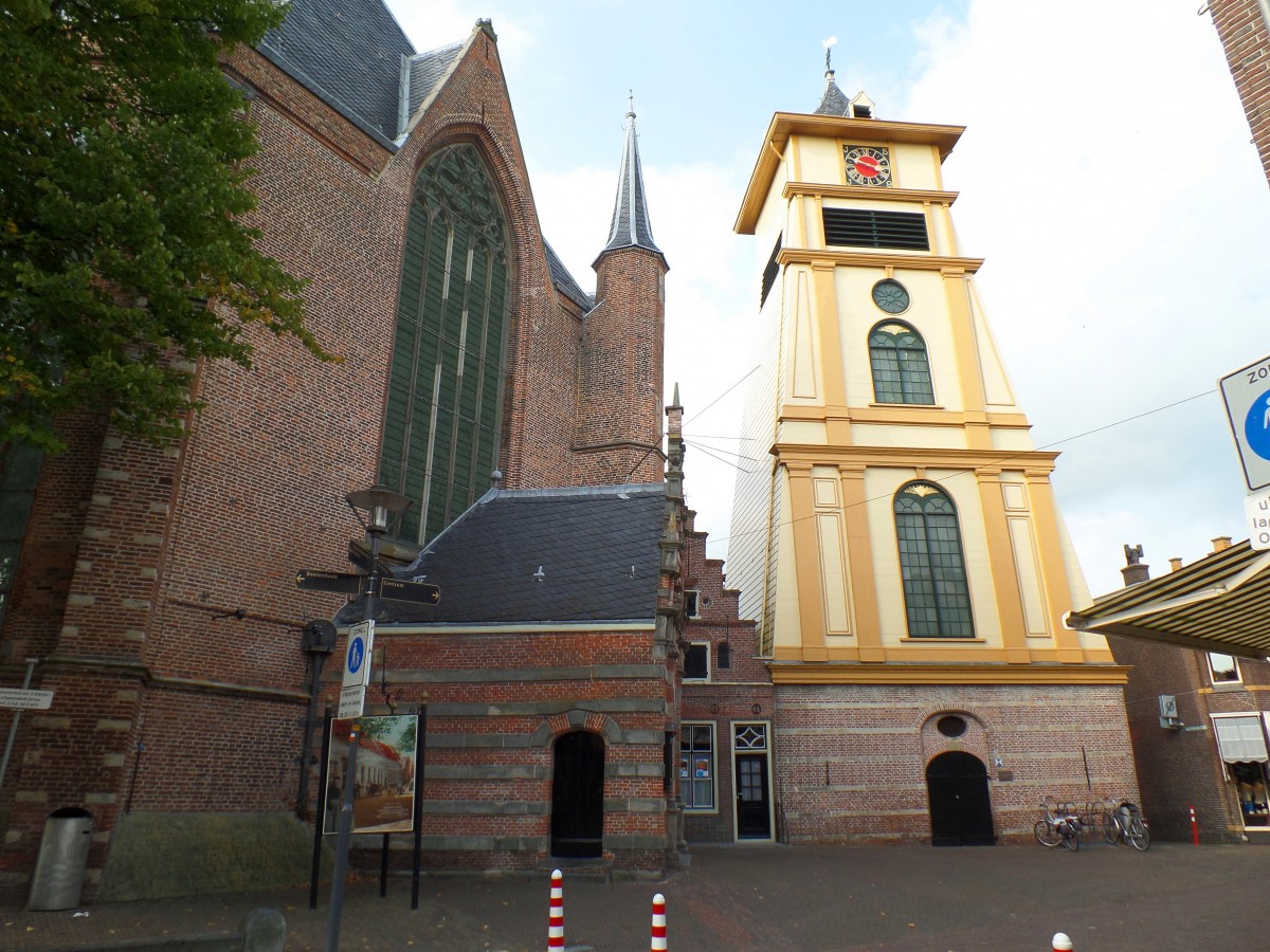 Enkhuizen am 7.9.2014: Der hlzerne Turm der Westerkerk (St. Gomarus) 