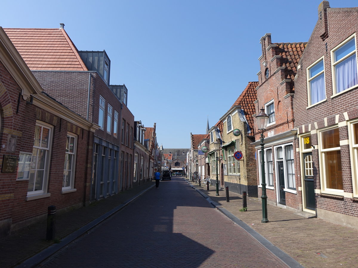 Enkhuizen, Huser in der Venedie Strae (27.08.2016)