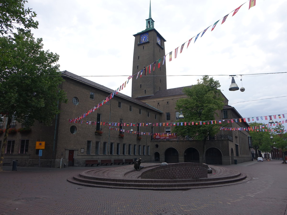 Enschede, Rathaus, erbaut von 1930 bis 1933 durch G. Friedhoff (22.07.2017)