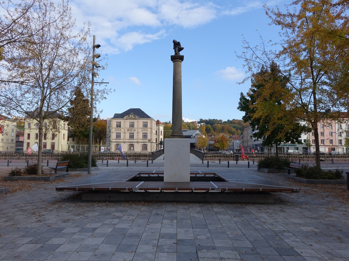 Epinal, Brunnen am Place Pinau (25.10.2015)