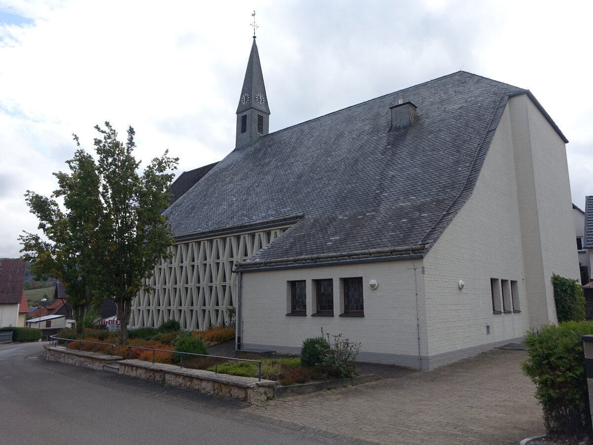 Eppe, kath. Pfarrkirche St. Peter und Paul, erbaut 1870 (08.10.2022)