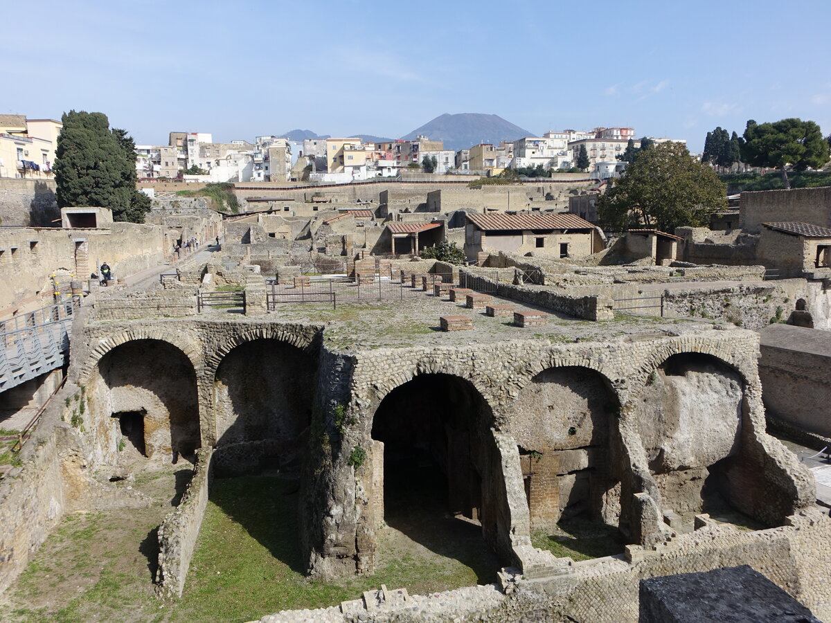 Ercolano, Ruinen der Bootshuser in der Ausgrabungsstte Herculaneum (24.02.2023)