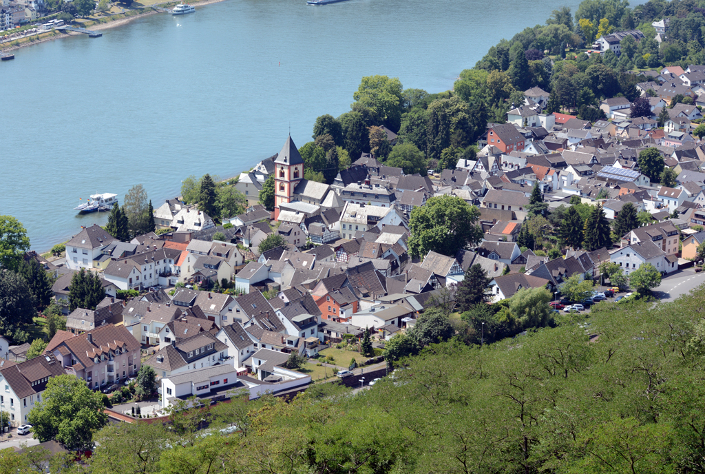 Erpel am Rhein, Ortszentrum mit Kirche - 03.07.2014
