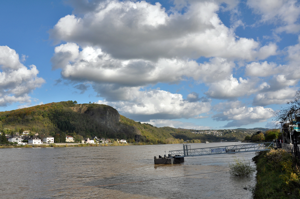 Erpeler Ley (Basaltfels bei Erpel), gegenber Remagen, 30.10.2013