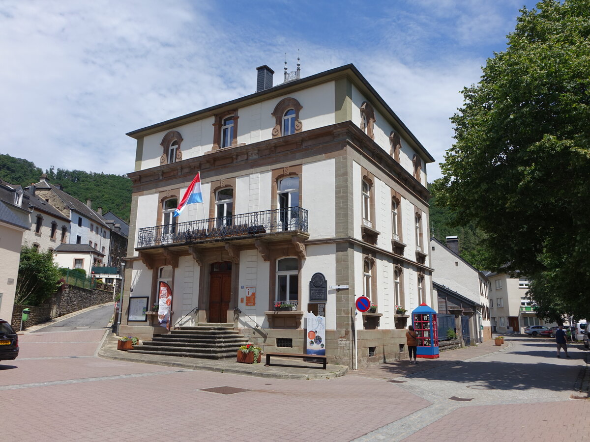 Esch-sur-Sure, Rathaus in der Rue des Remparts (22.06.2022)