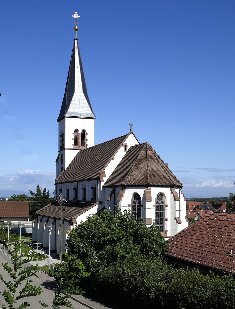 Eschbach im Markgrflerland, die katholische Kirche St.Agnes, 1888 eingeweiht, Aug.2019