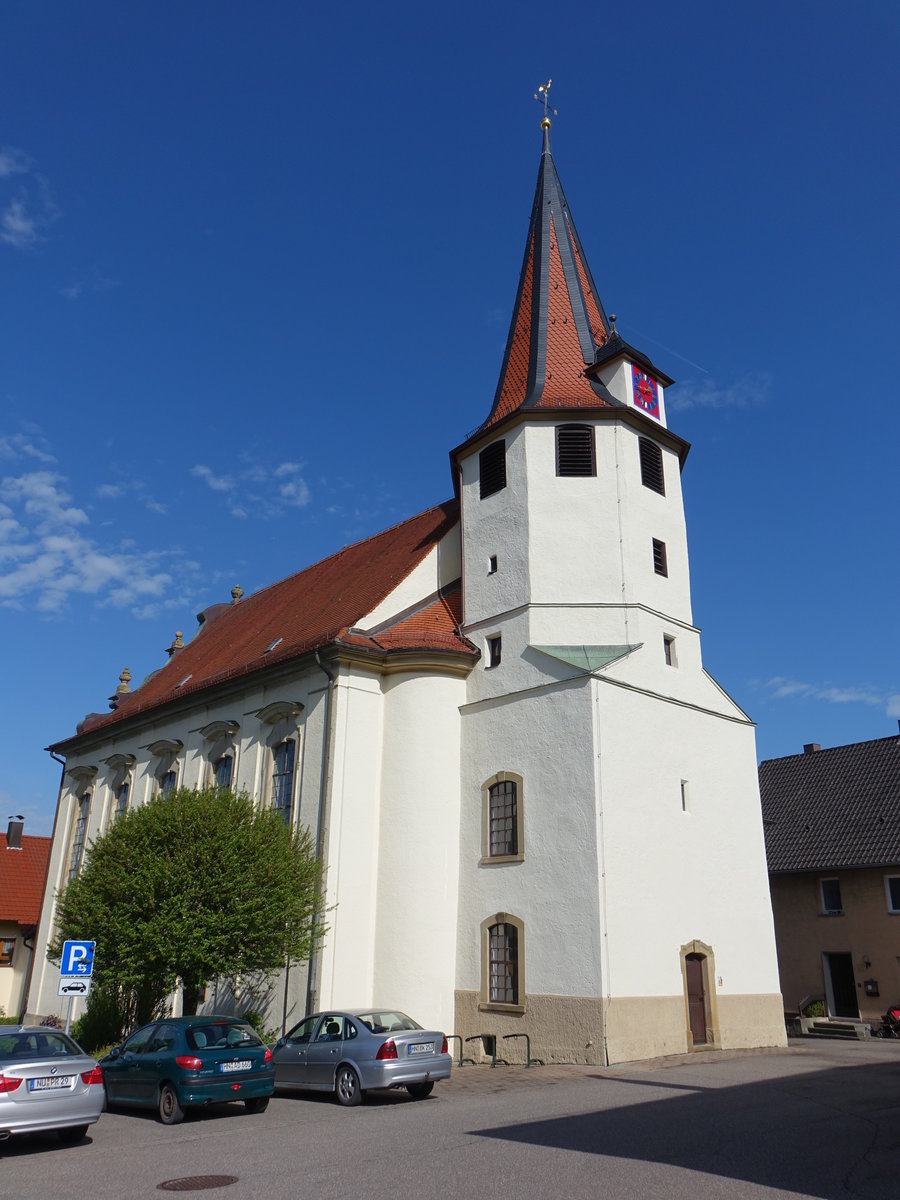 Eschenau, St. Wendelin Kirche, Turmsockel mittelalterlich, Kirchenschiff erbaut 1565 bis 1585, in barockem Stil erneuert 1756 (29.04.2018)