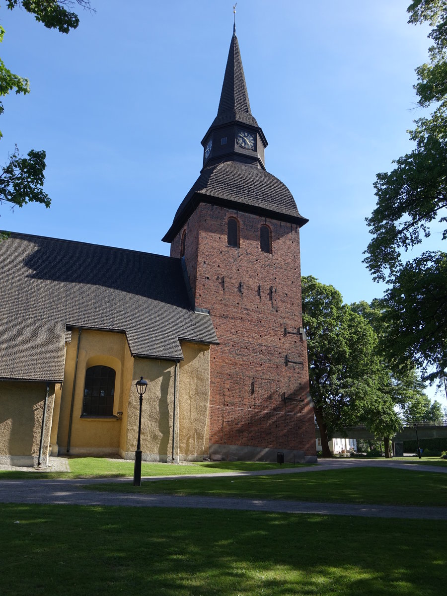 Eskilstuna, Fors Kyrka, erbaut im 14. Jahrhundert (14.06.2016)