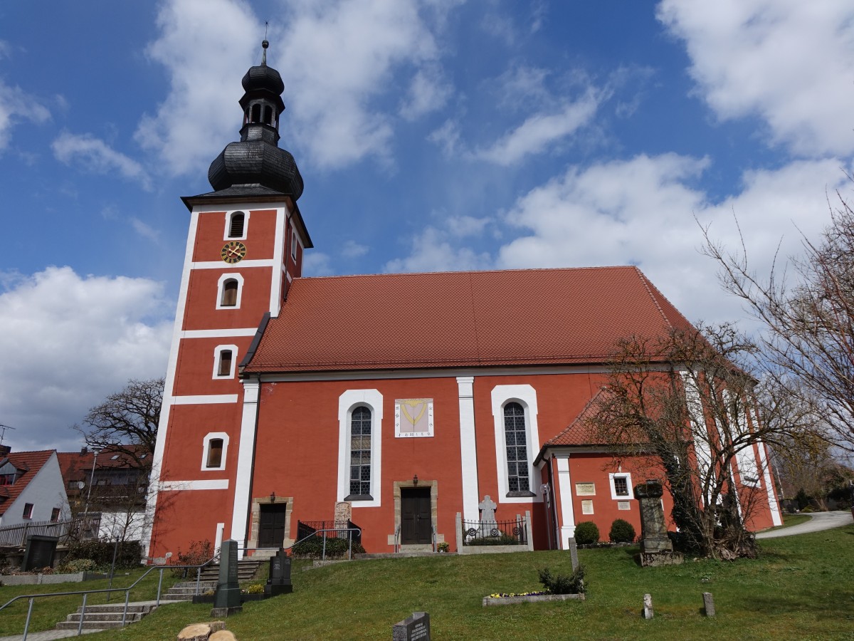 Etzelwang, Ev. Pfarrkirche St. Nikolaus, Saalkirche, erbaut von 1717 bis 1734, Westturm von 1762 bis 1765 (05.04.2015)