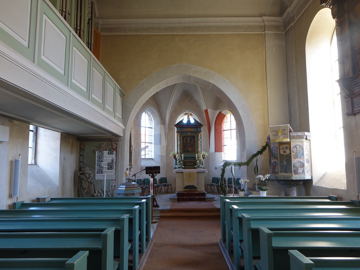 Euerbach, Innenraum der ev. Kirche St. Cosmas und Damian, Altarbild von 1688, Kanzel aus Sandstein von 1546 (27.05.2017)