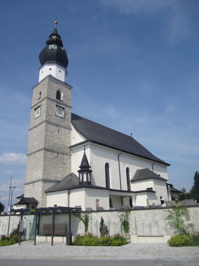 Eugendorf, barocke Pfarrkirche St. Martin, gebaut nach Plnen von Tobias Kendler 
(20.07.2013)