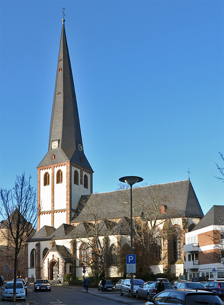 Euskirchen - St. Martin (denkmalgeschtztes Kirchengebude) - 01.12.2013