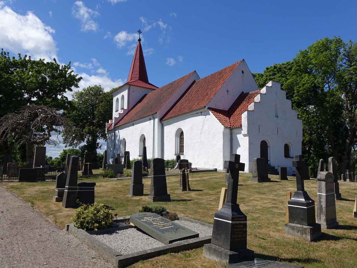 Ev. St. Gertrud Kirche in Eljard, erbaut im 12. Jahrhundert, Kirchturm von 1870 (11.06.2016)