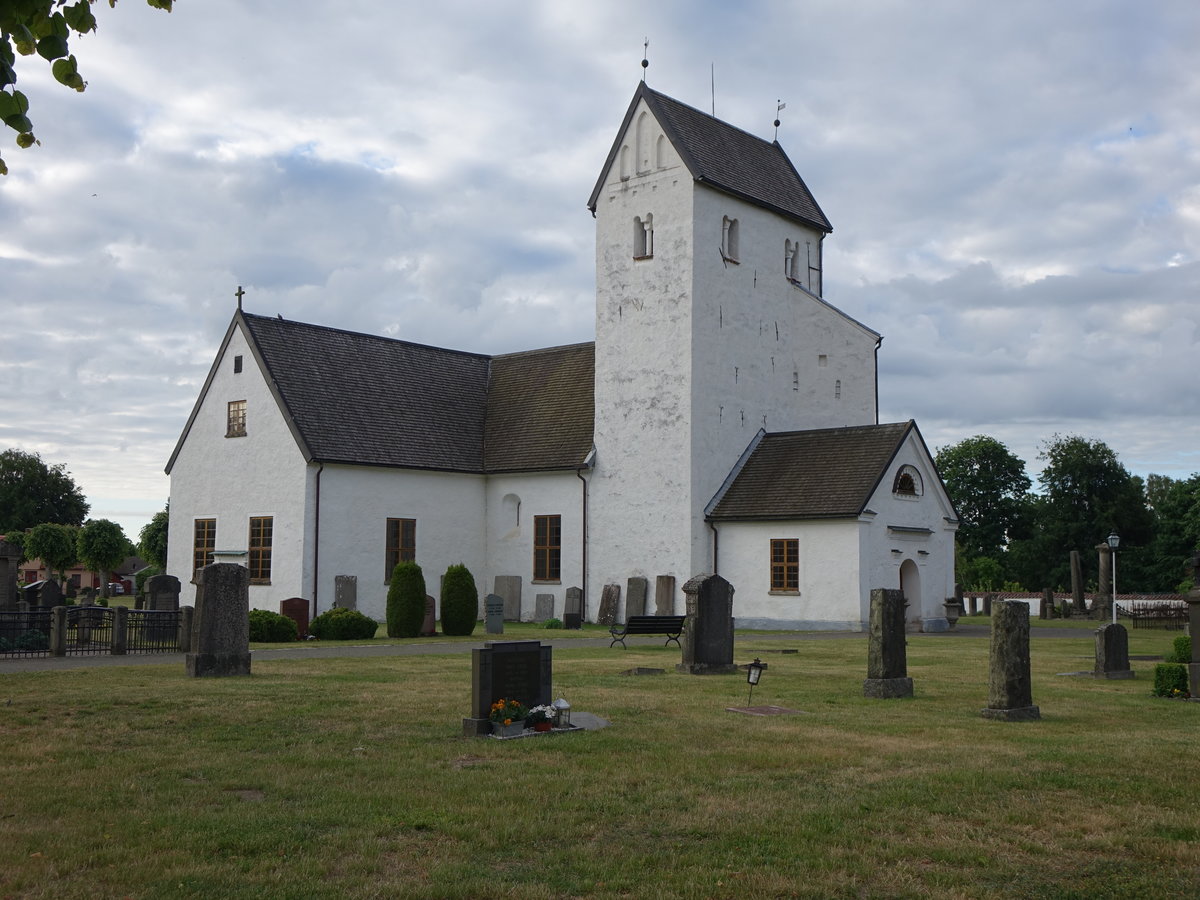 Everd Kyrka, erbaut aus Granit im 11. Jahrhundert, 1754 erweitert, Sakristei von 1874, Kreuzgewlbe 14. Jahrhundert (12.06.2016)