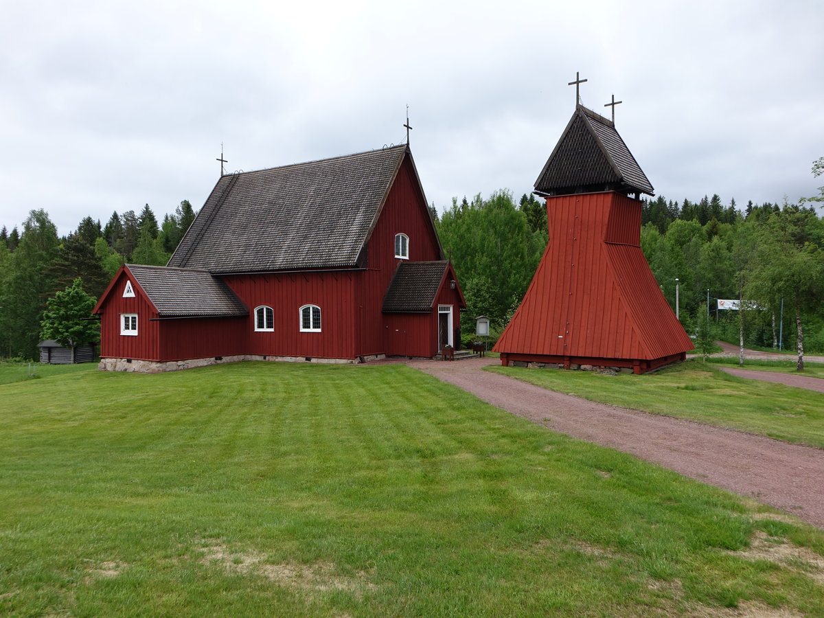 Evertsberg, Ev. Kirche, erbaut 1750, Glockenturm erbaut von Gemeindepfarrer Petri L. Sudermannis (17.06.2017)