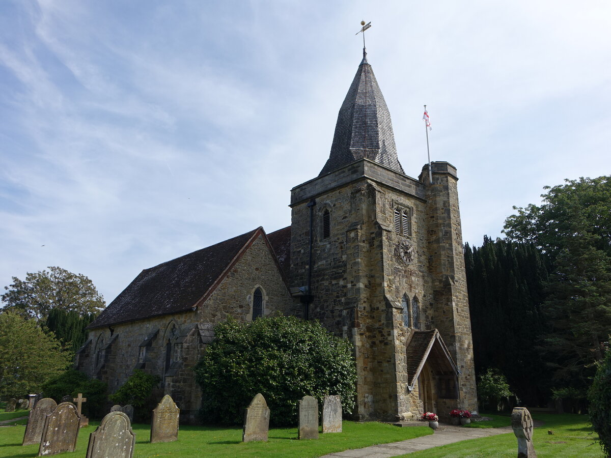 Ewhurst Green, Pfarrkirche St. James, erbaut im 12. Jahrhundert (03.09.2023)