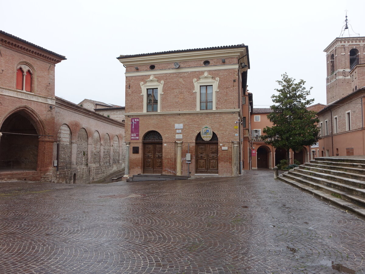 Fabriano, Dizesan Museum an der Piazza Giovanni Paolo II. (30.03.2022)