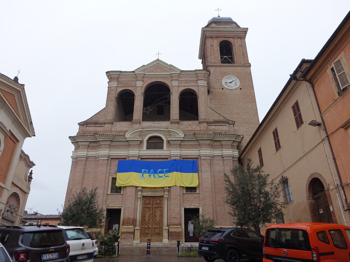 Fabriano, Pfarrkirche San Nicolo an der Piazza Benedetto Cairoli, erbaut im 13. Jahrhundert (30.03.2022)