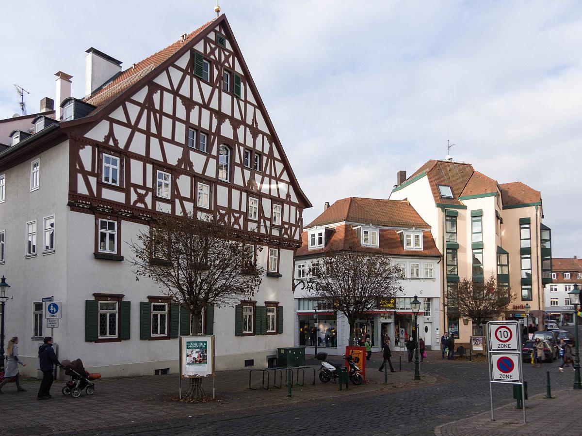 Fachwerkaus (als Gasthaus) in der Innenstadt von Fulda. Die Aufnahme stammt vom 24.11.2012.