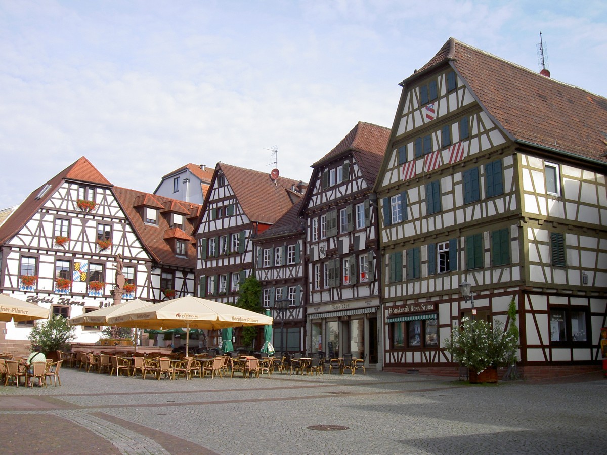 Fachwerkhuser am Marktplatz von Bretten im Kraichgau (10.08.2008)