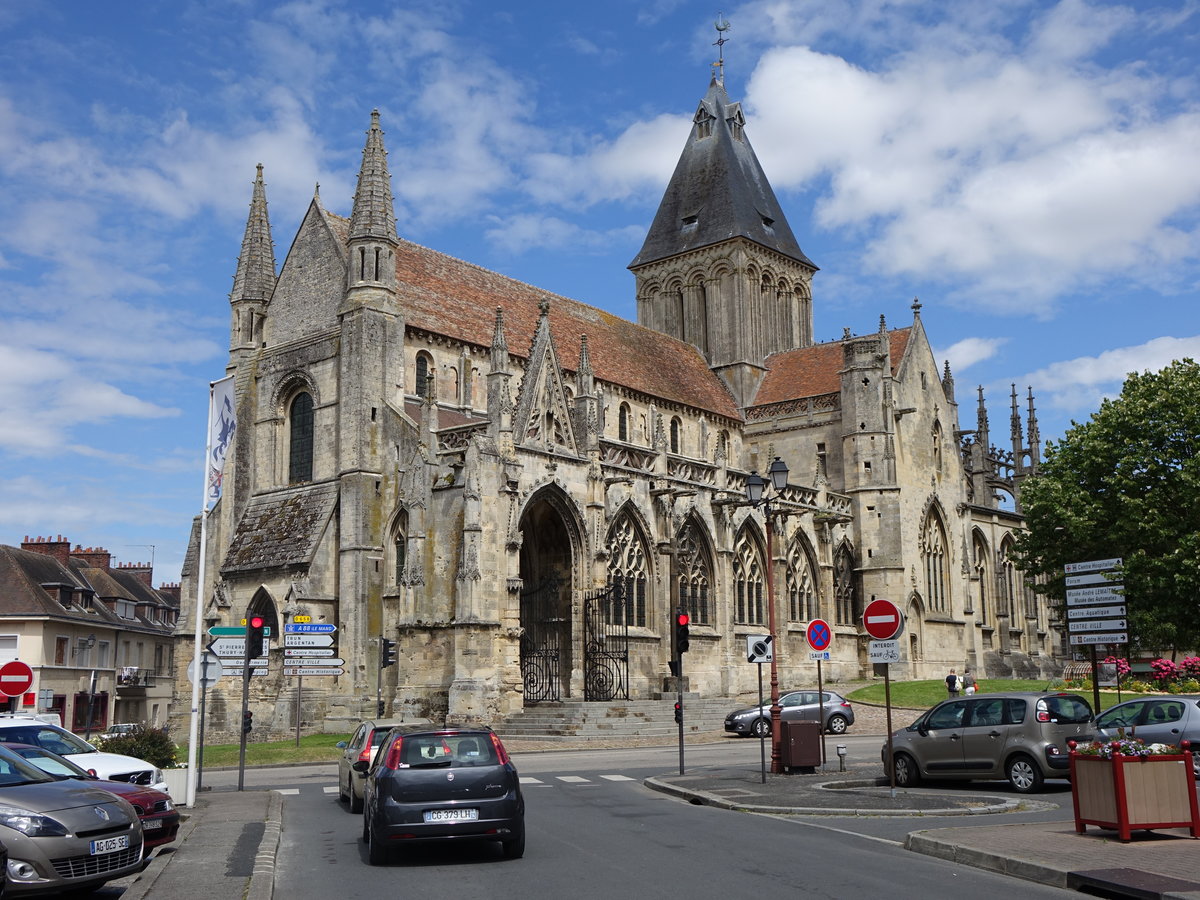 Falaise, Saint-Gervais Kirche, erbaut im 12. Jahrhundert (12.06.2016)