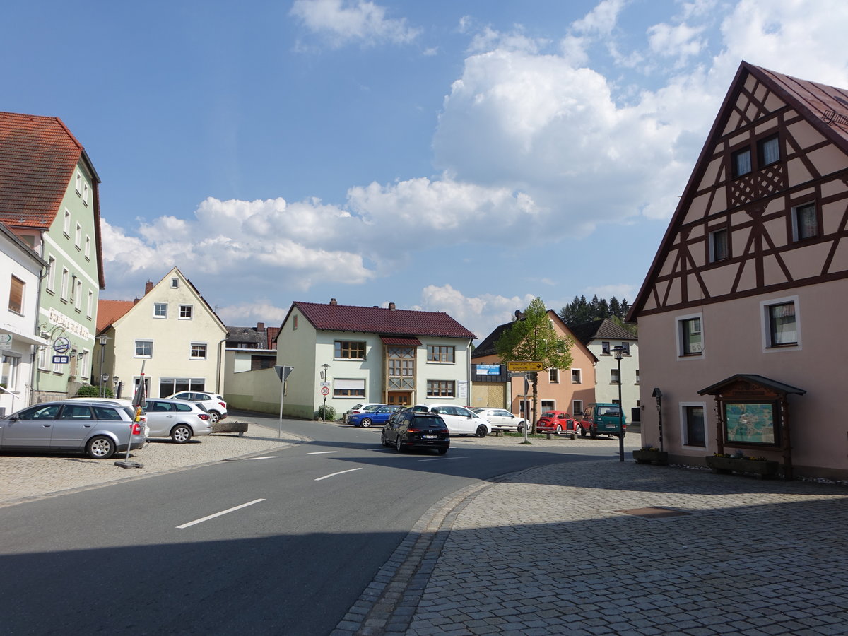 Falkenberg, Gasthof zum Stern und Fachwerkhaus am Marktplatz (22.04.2018)