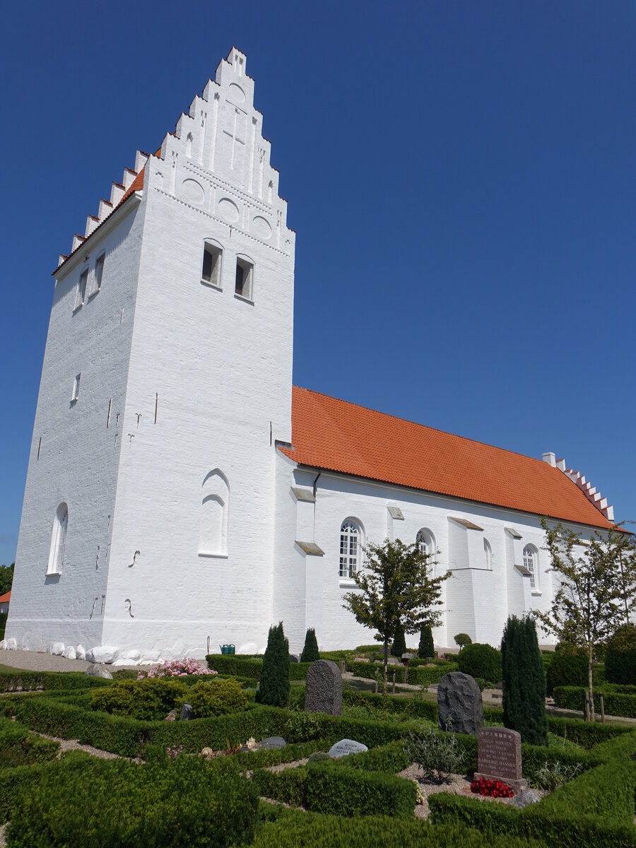 Fanefjord, evangelische Kirche, erbaut im spten 13. Jahrhundert (19.07.2021)