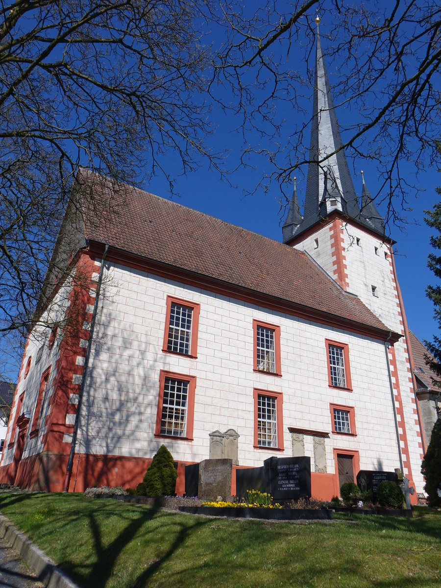 Fechheim, Ev. St. Michael Kirche, Kirchenschiff erbaut von 1702 bis 1704, Kirchturm von 1601 (07.04.2018)