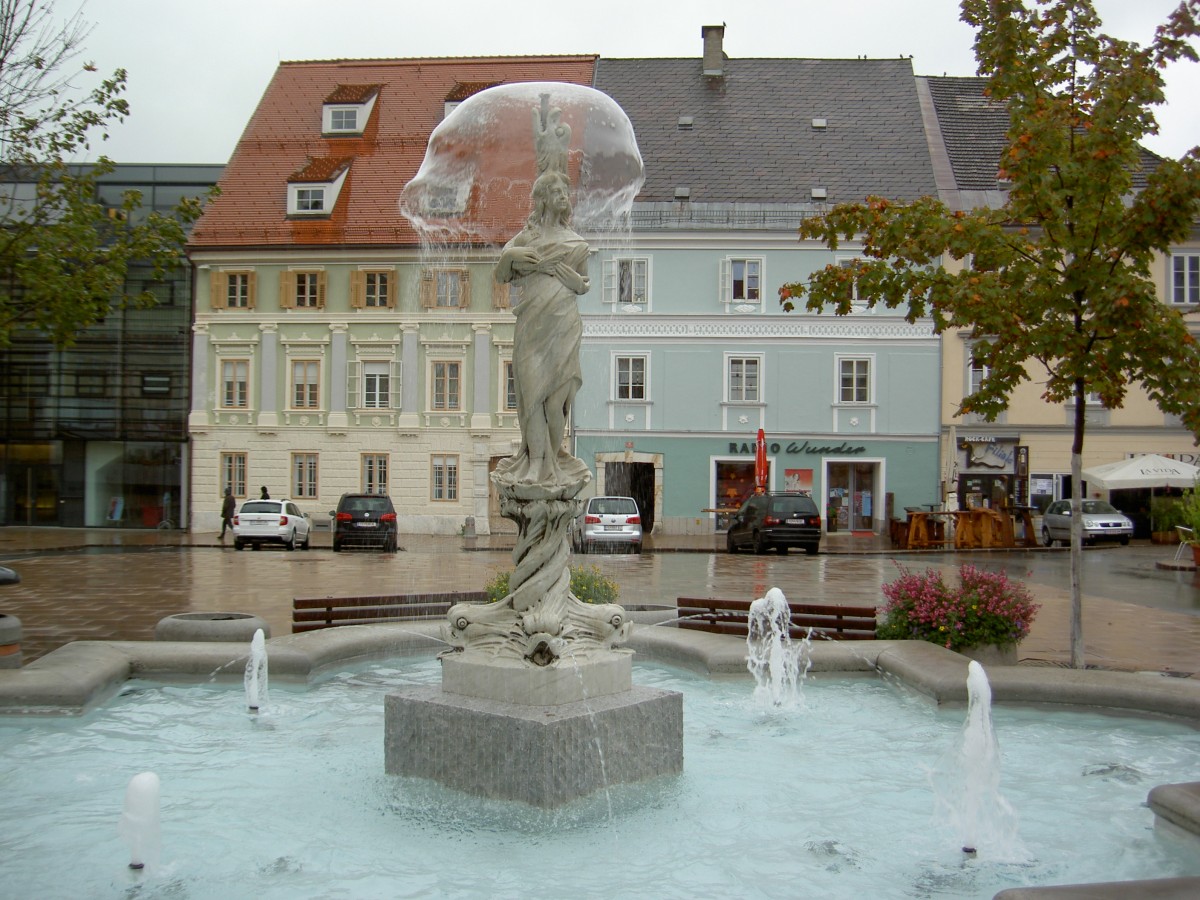Feldkirchen, Stadtbrunnen am Hauptplatz (30.09.2013)