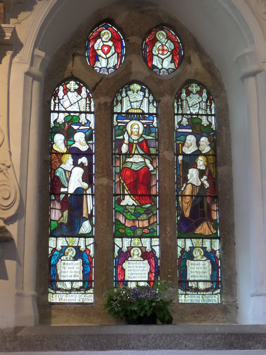 Fenster in der „Lanhydrock Parish Church“, am 16.6.2016, Lanhydrock House ist ein Herrenhaus nahe der Stadt Bodmin in Cornwall, UK /
