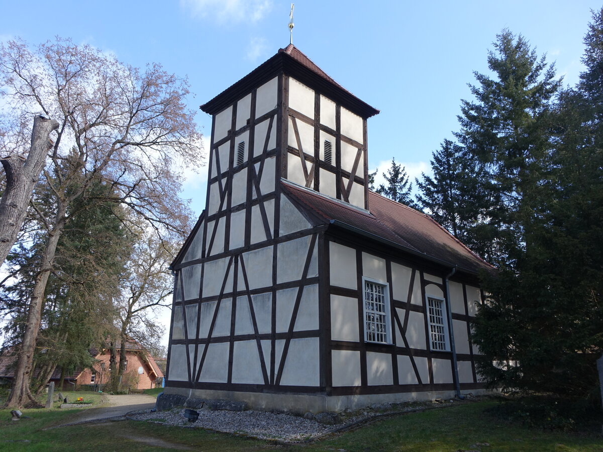 Ferch, evangelische Dorfkirche, erbaut im 17. Jahrhundert (07.04.2026)