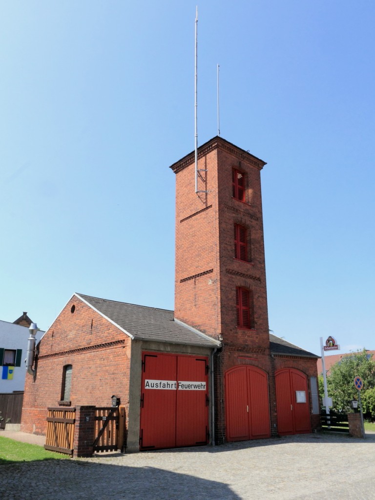 Feuerwehrhaus in der Spreestraße von Lübbenau gesehen am 24. Juli 2015