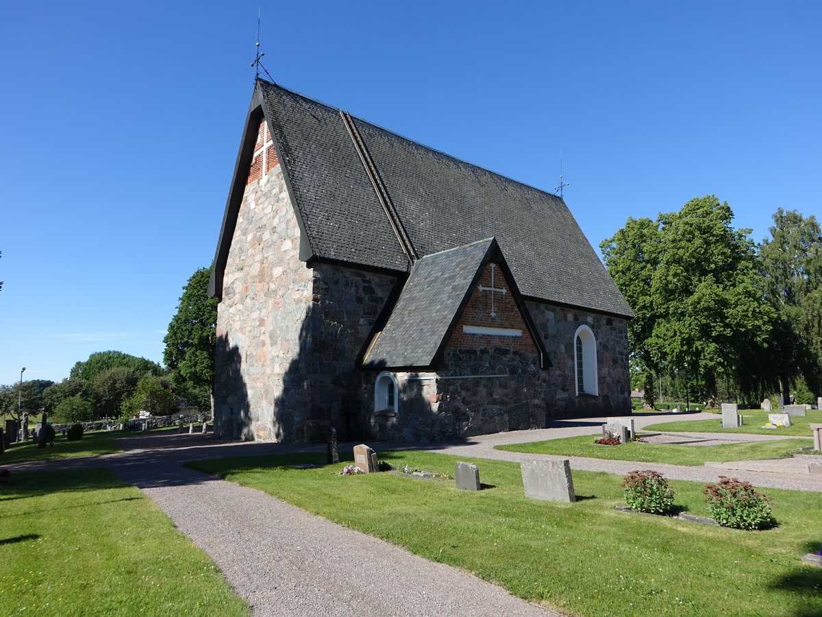 Film, Ev. Kirche, Feldsteinkirche aus dem 15. Jahrhundert, einfacher Saal mit Sakristei (23.06.2017)