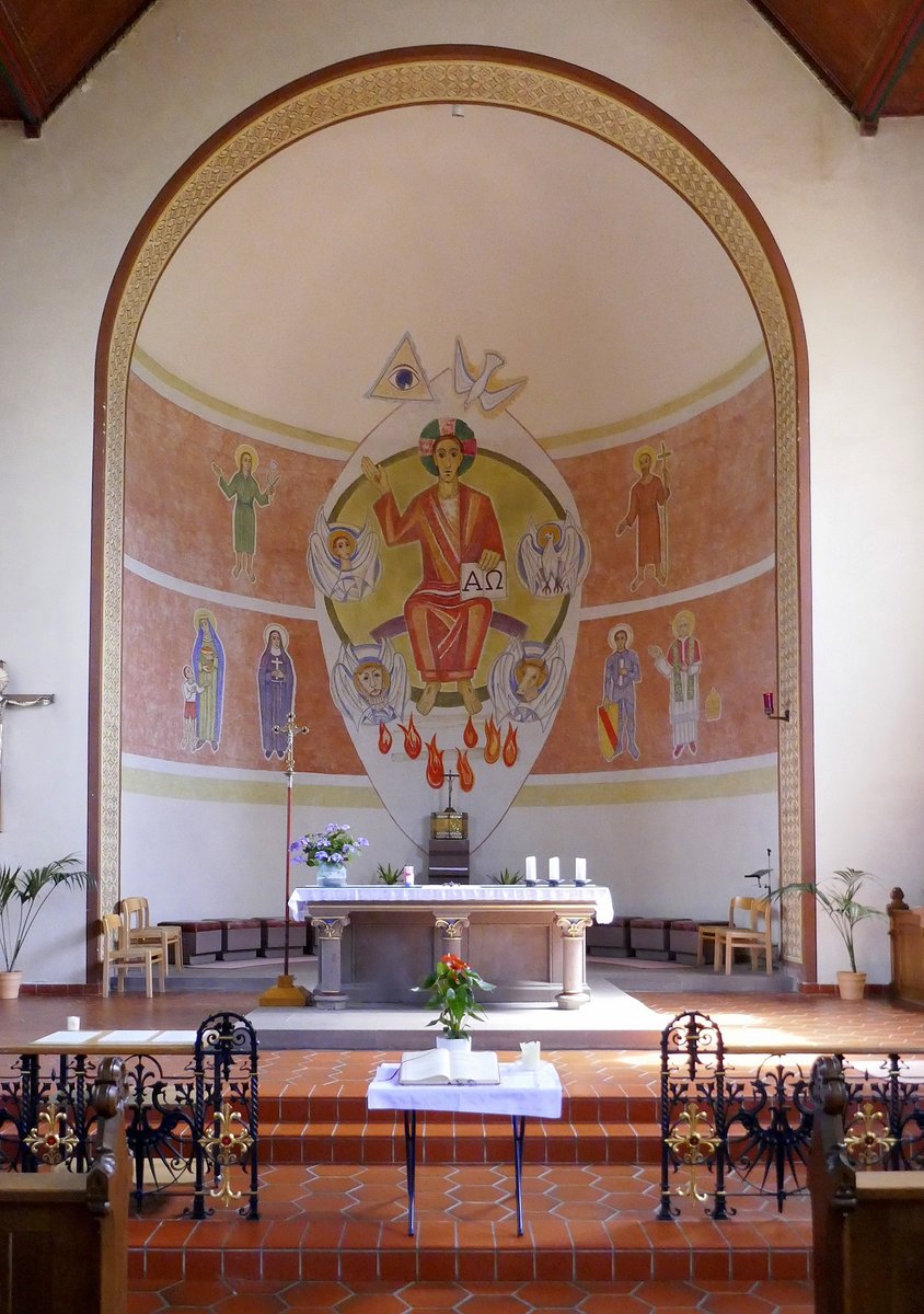 Fischerbach, Blick auf den Altar in der Kirche St.Michael, Juni 2020