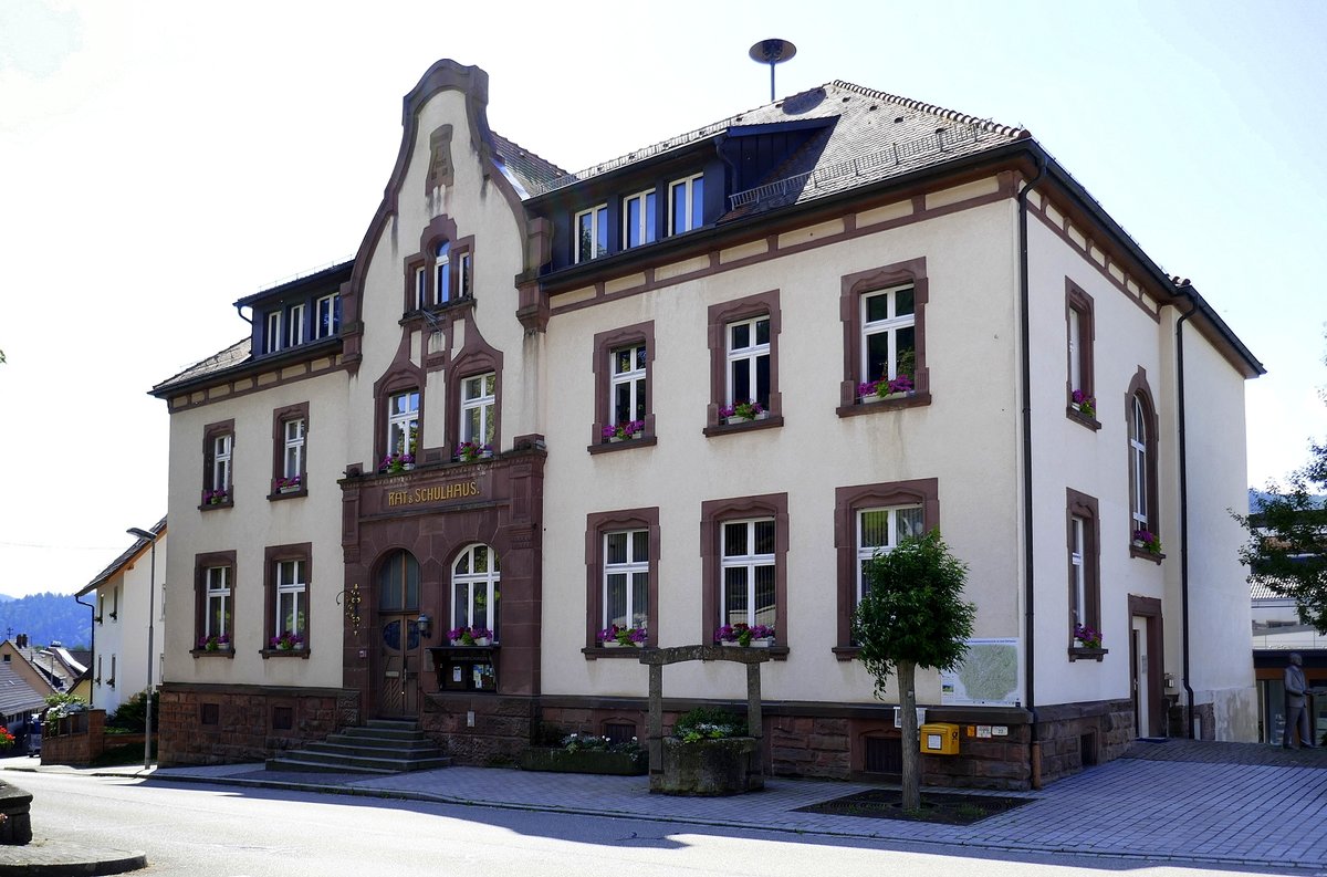 Fischerbach, das Rathaus der Gemeinde im Kinzigtal mit ca. 1800 Einwohnern, Juni 2020