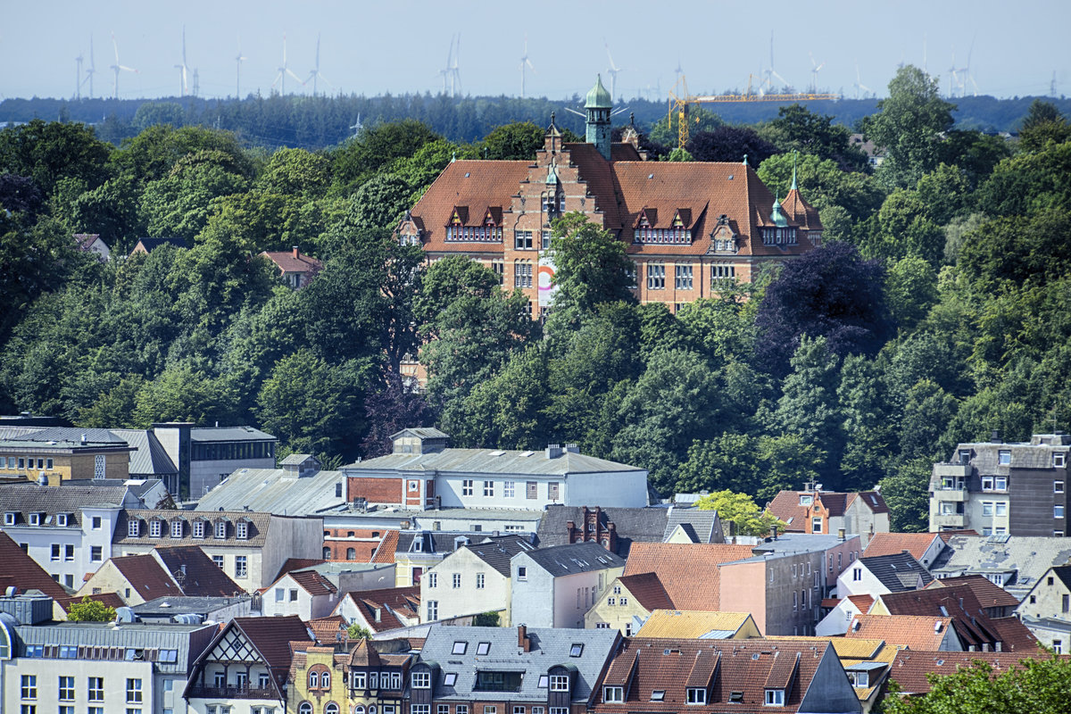 Flensburg - Das Heinrich-Sauermann-Haus vom Wasserturm Mrwik aus gesehen. Aufnahme: 31. Juli 2020.