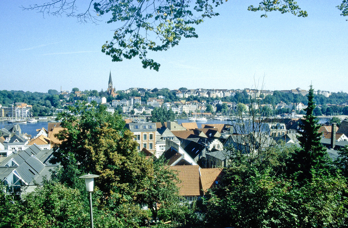 Flensburg vom Schowall aus gesehen. Bild vom Dia. Aufnahme: August 1999.