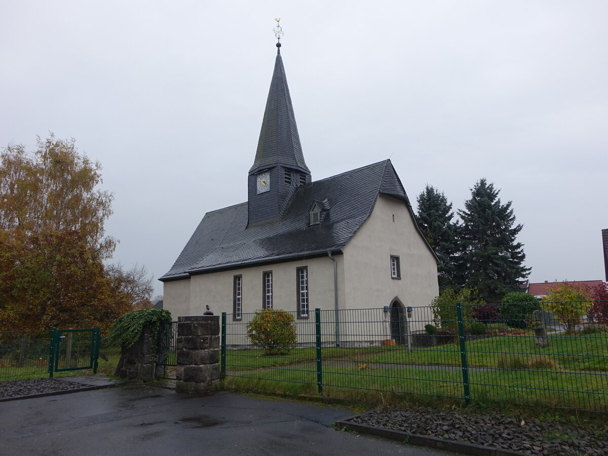 Flensungen, evangelische Kirche, Saalkirche aus dem 14. Jahrhundert, von 1931 bis 1932 nach Sden erweitert (30.10.2021)