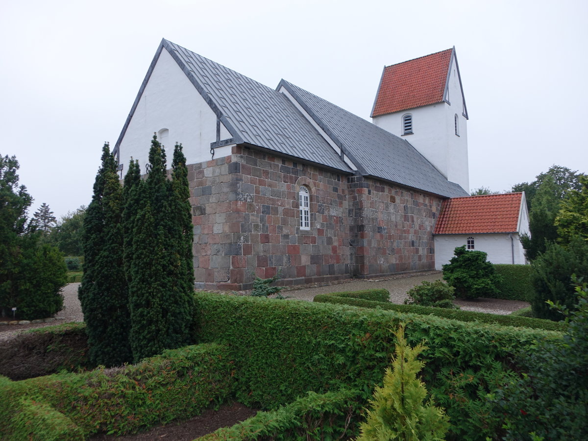Flynder, Ev. Pfarrkirche, romanischer Chor und Langschiff, erbaut um 1100 (19.09.2020)